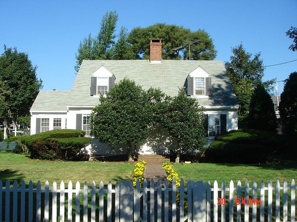 82 Commercial St, Provincetown, MA 02657 Zillow