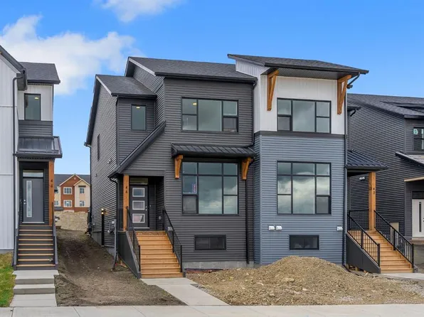 44 E Tillotson Loop, Okotoks, AB T1S 1S5