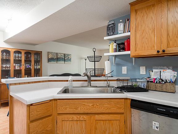 2nd image of 1586 Millpond Ct