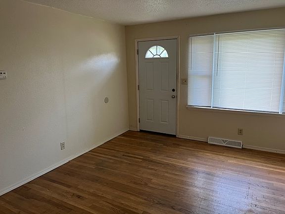 4th image of 225 Sean Dr #B