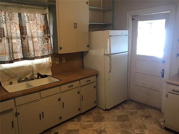 5th image of 1008 La Monte Dr