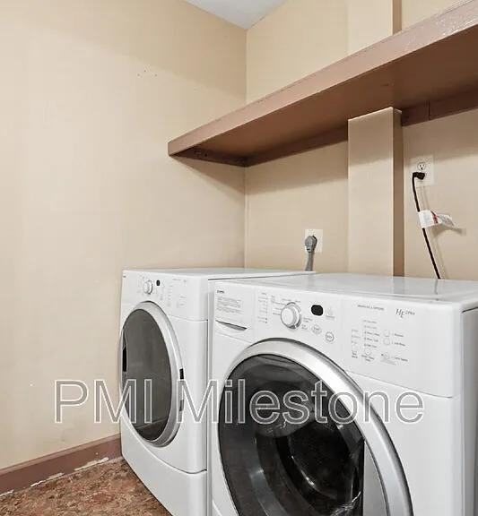 6581 Ewald Ct — Photo 12