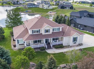 6501 Misty Waters Dr, Bismarck, ND 58503