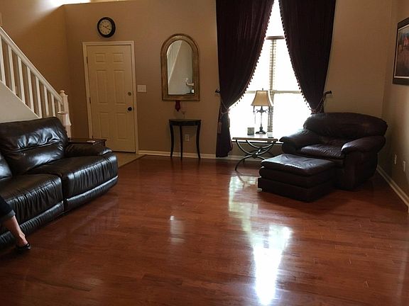 3rd image of 333 Cedar Mill Cir
