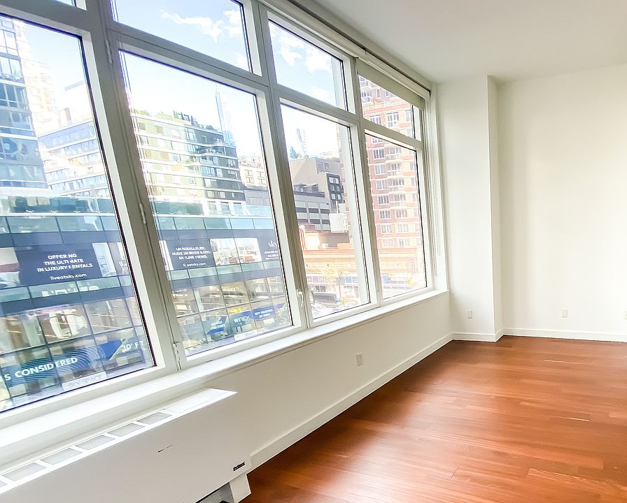 1st image of 600 W 42nd St #415