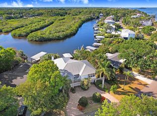 636 N Mayo St, Crystal Beach, FL 34681
