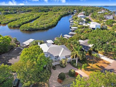 636 N Mayo St, Crystal Beach, FL, 34681