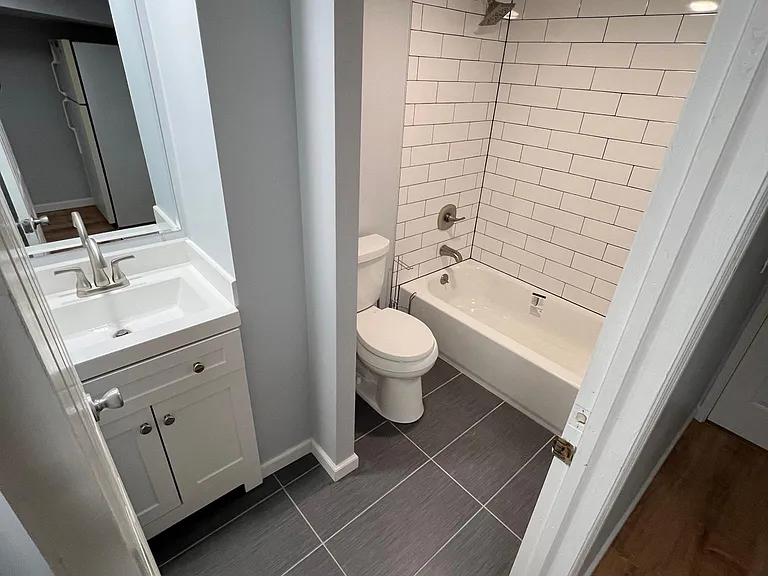 200 Wells Ave N — Photo 17