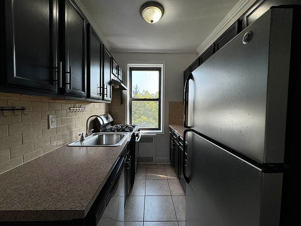 1st image of 4709 Skillman Ave APT E5