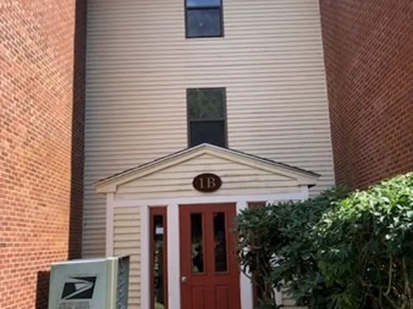 1 Marc Dr APT B7, Plymouth, MA 02360