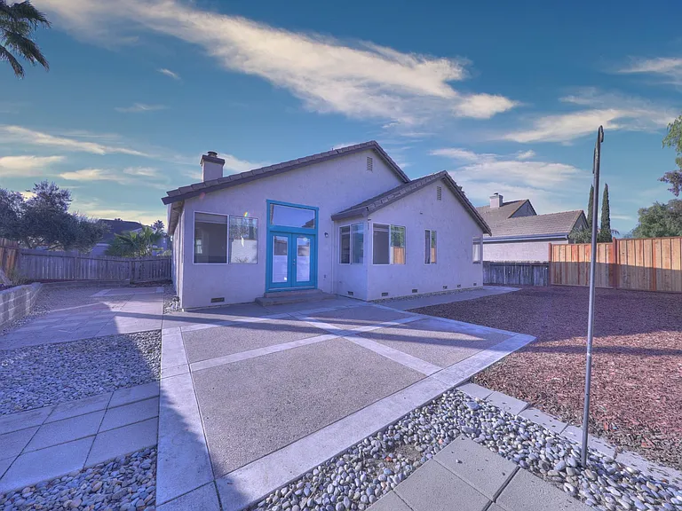 4724 Cove Ln — Photo 31