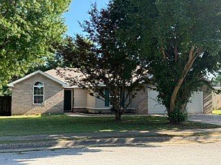 2nd image of 1404 Michael Ln