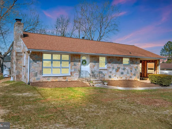 53 Ringgold Rd, Fredericksburg, VA 22405