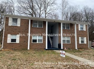 606 Village Ln #P, Newburgh, IN 47630
