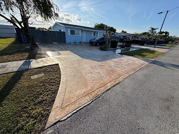 3rd image of 19500 SW 115th Ave