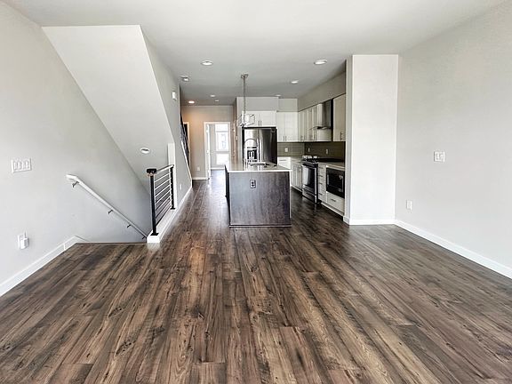 4th image of 13985 NE 15th Ct