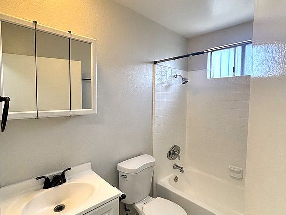 5th image of 7604 S Figueroa St #1