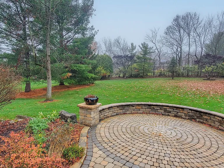 5790 Rushwood Dr — Photo 58