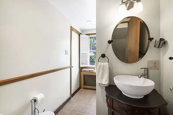 Sold by Compass | media 10