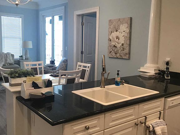 5th image of 3001 10th St #306