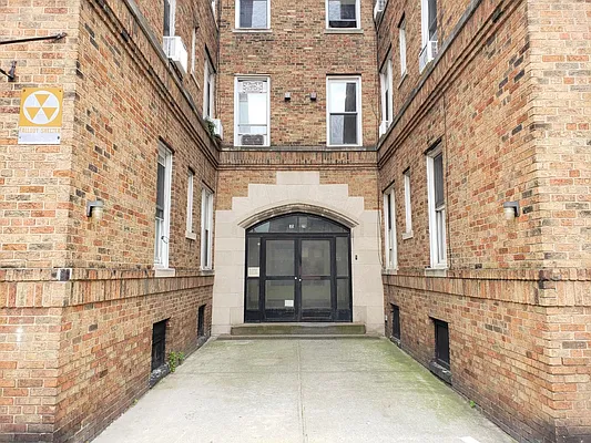 Rented by Anchor Associates | media 8