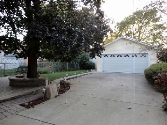 2nd image of 3320 N Odell Ave