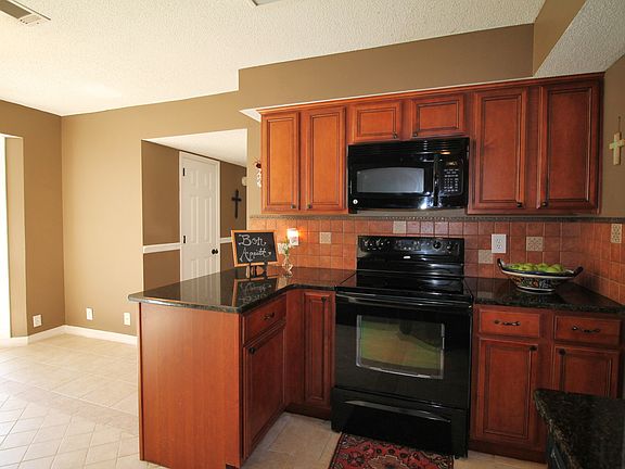4th image of 137 Rivergate Dr