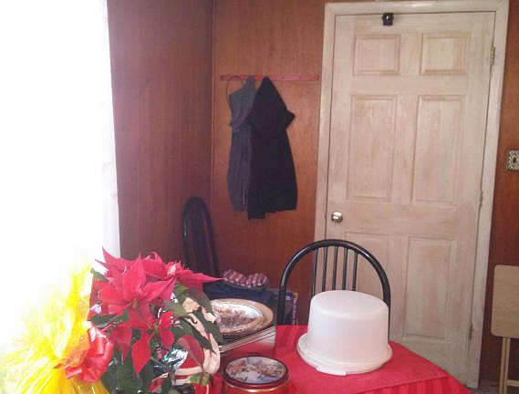 5th image of 108 Morgan Ave W