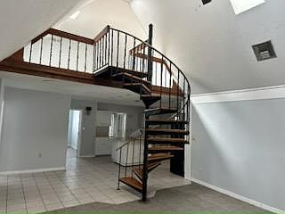5th image of 14035 W River Rd