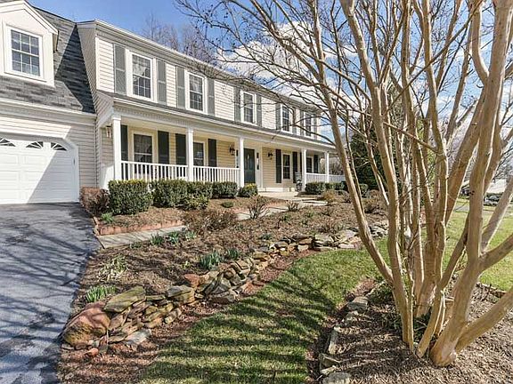3rd image of 3331 Fern Hollow Pl