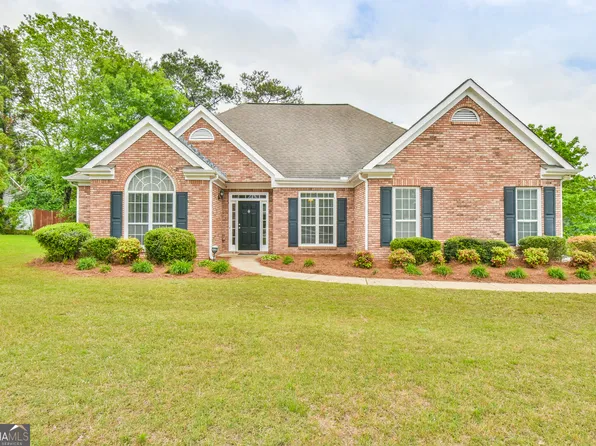 1719 Kings Cross Ct, Hoschton, GA 30548