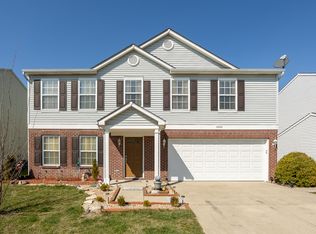 10106 Sapphire Berry Ln, Fishers, IN