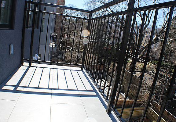 3rd image of 328 21st St
