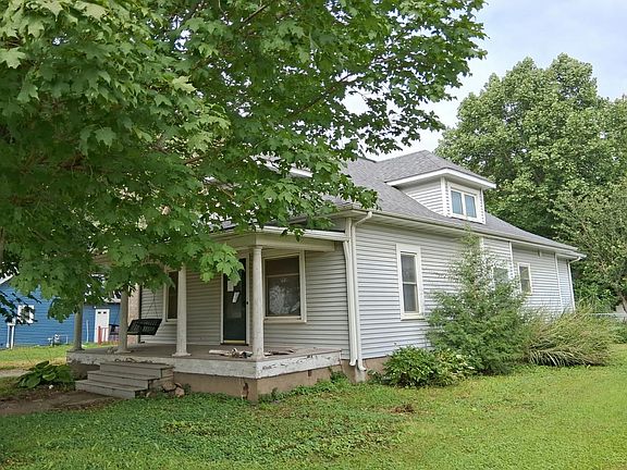 2nd image of 207 W Sycamore St