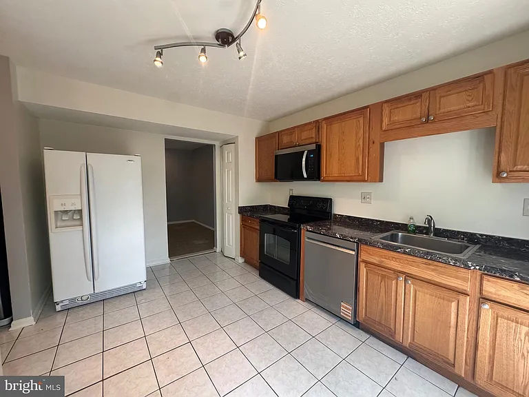7233 Mill Creek Ct — Photo 11