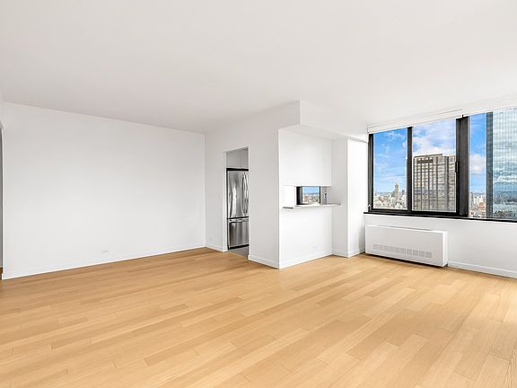 5th image of 124 W 60th St APT 27D