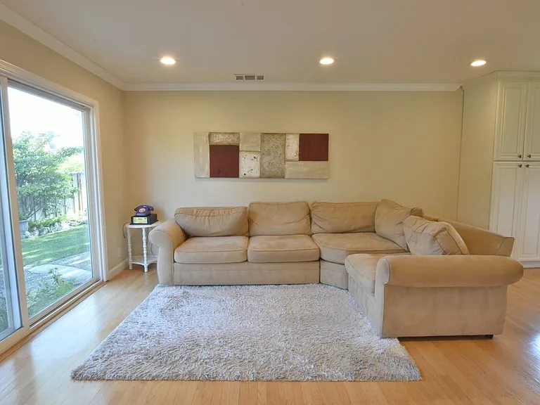 10510 Baywood Ct — Photo 7