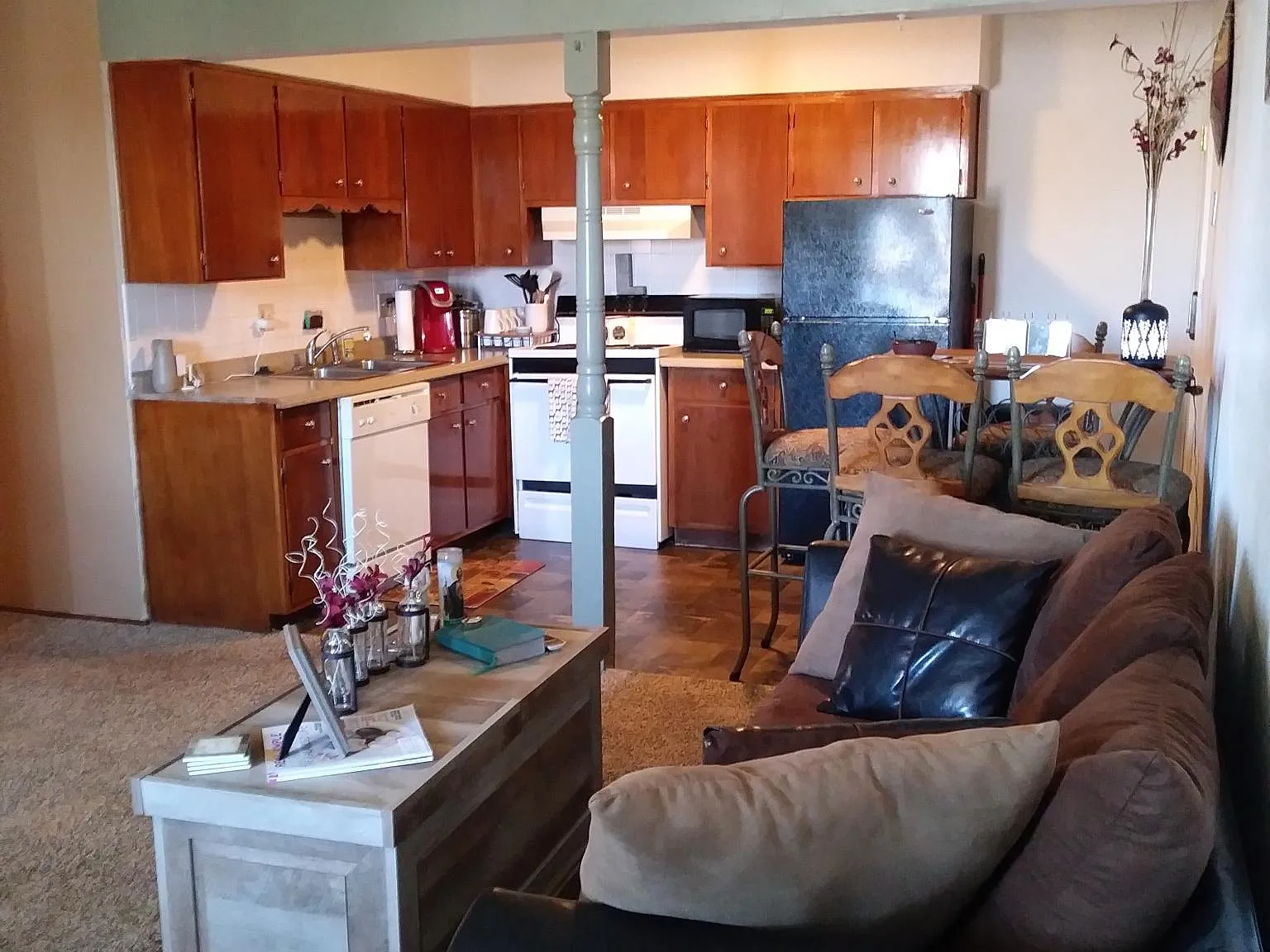 215 Anderson Lane — Photo 4