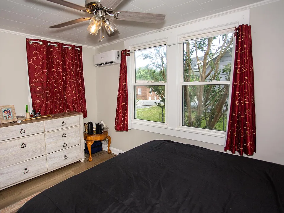 111 Summit St #1