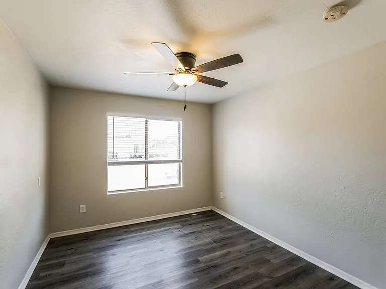 10438 W Georgia Ave — Photo 12