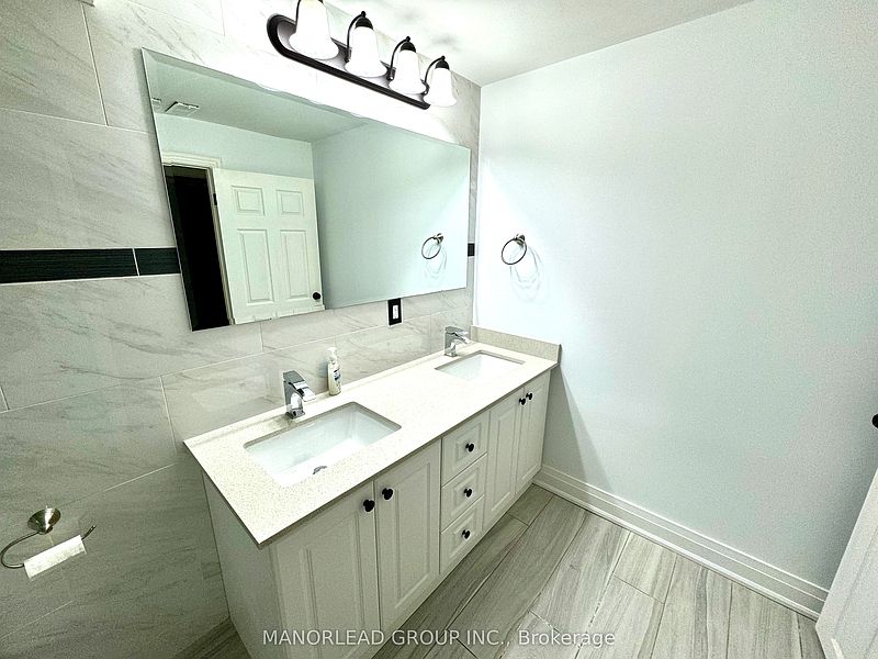 Toronto House for rent - 5 Bedrooms — photo 18