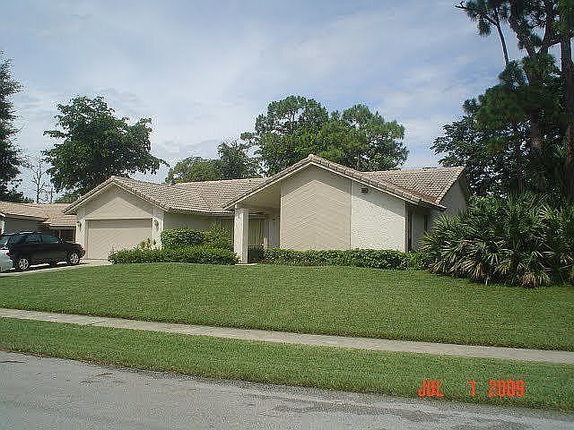 4/2/.5 Family pool home