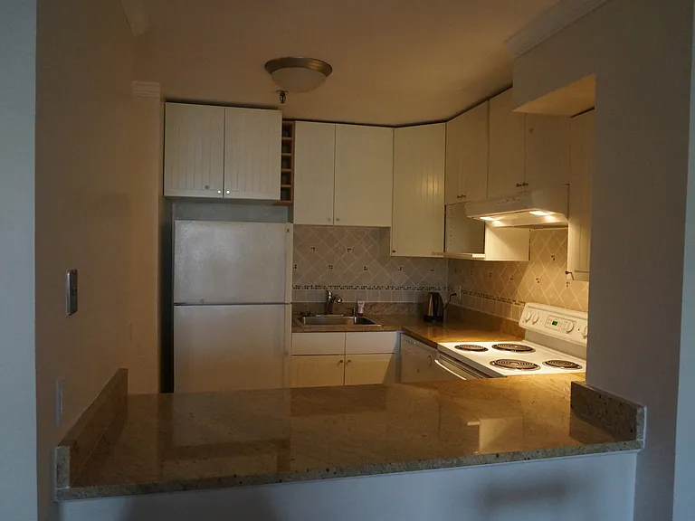 51 Schuyler Ave #4G — Photo 15
