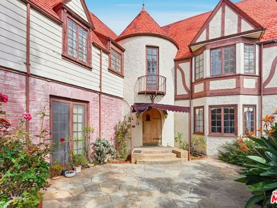 1140 Benedict Canyon Dr, Beverly Hills, CA, 90210