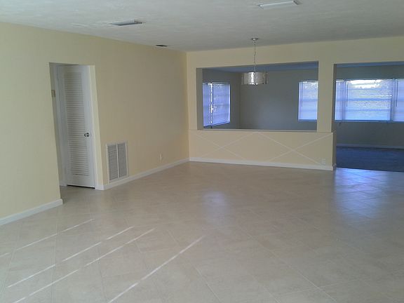 3rd image of 1614 Osborne Cir