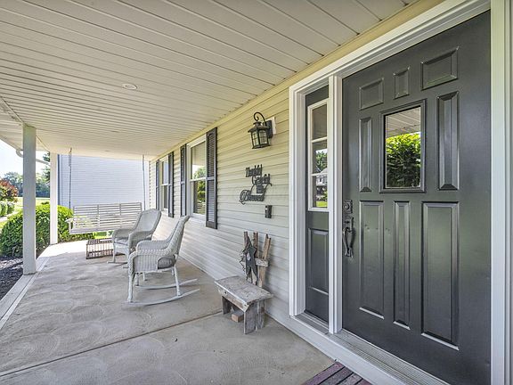 4th image of 105 Opal Ln
