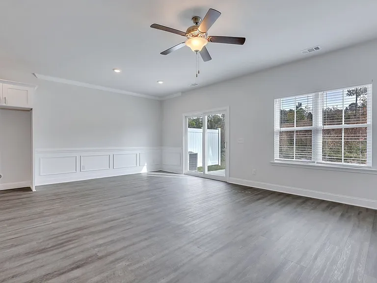 329 Governor Gwinnett Way — Photo 5