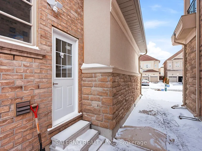 10 Virtue Cres #LOWER — Photo 2