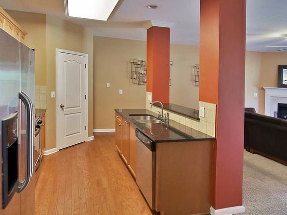 5th image of 1731 Oakbrook Lake Dr