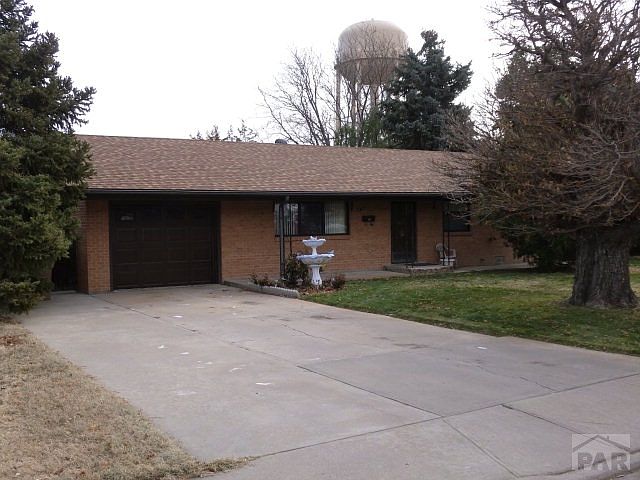 1st image of 2421 Johnston Dr